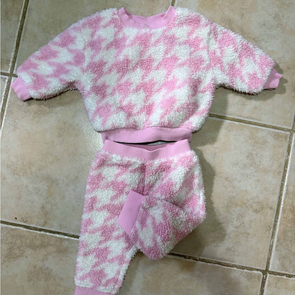 Cat & Jack Pink and White Houndstooth baby sweat Set